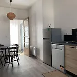 Location Conviviale A Avec Parking Et Terrasse Privee - Fr-1-870-19 ריימס